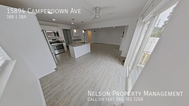 Foto del edificio - 15894 Camperdown Ave