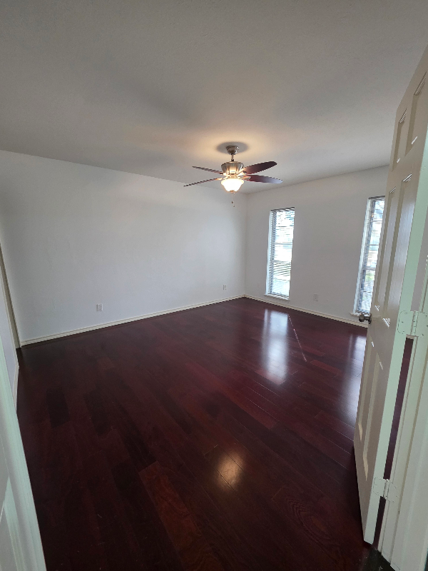 Building Photo - 3011 Lockwood Cir