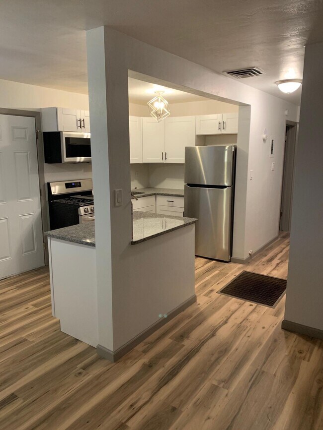 Foto del edificio - 917 Amherst Dr SE