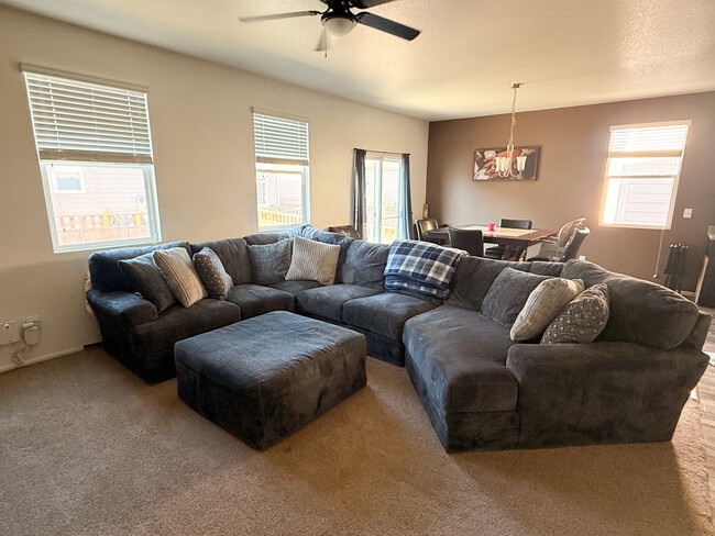 Living room - 1027 Draw St