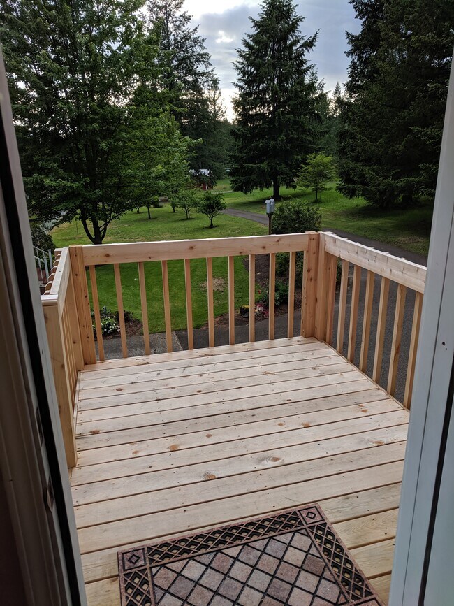 deck at front door - 9413 NE 227th Ave