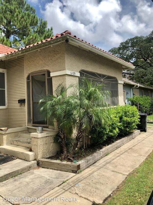 2 br, 1 bath Apartment 61096111 Delord Room for Rent in New