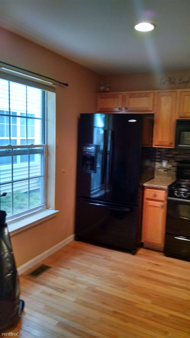 Building Photo - 3 br, 2.5 bath House - 34 Jordan Ln