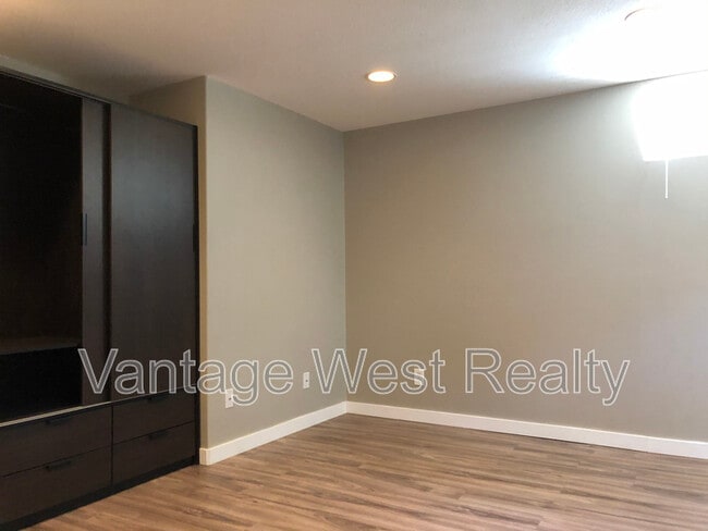 Building Photo - 348-B Rio Dr S