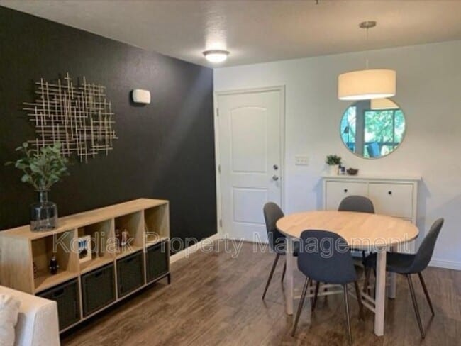 Foto del edificio - 1044 E 400 S