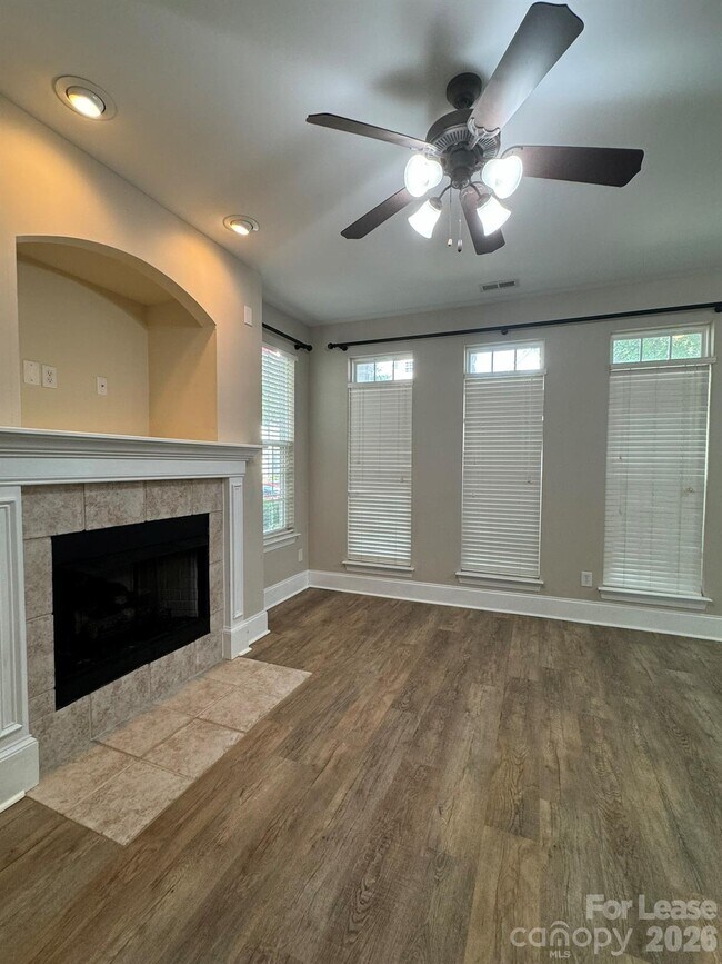 Building Photo - 5117 Alysheba Dr