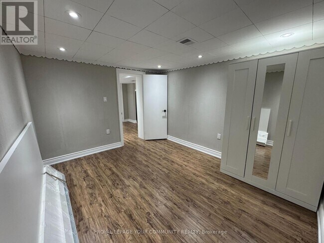 Building Photo - 120 Harlandale Ave