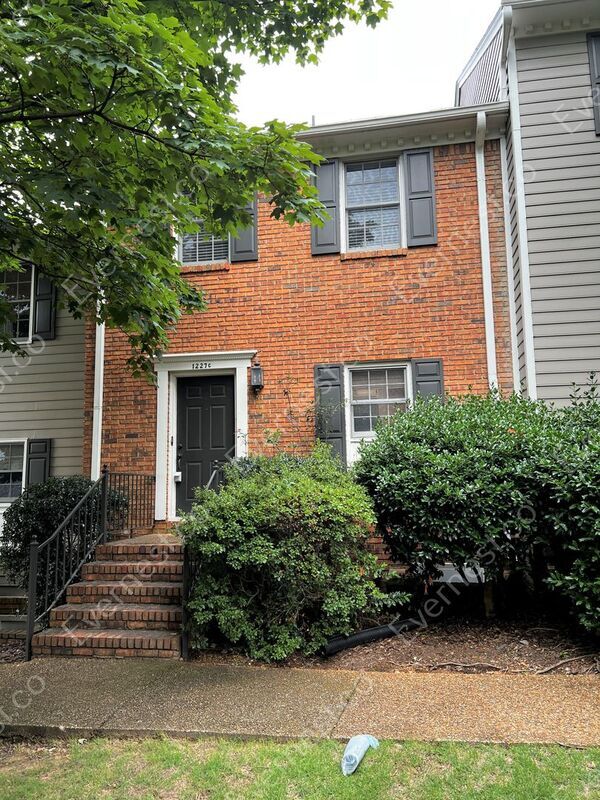 Primary Photo - 1227 33rd St S