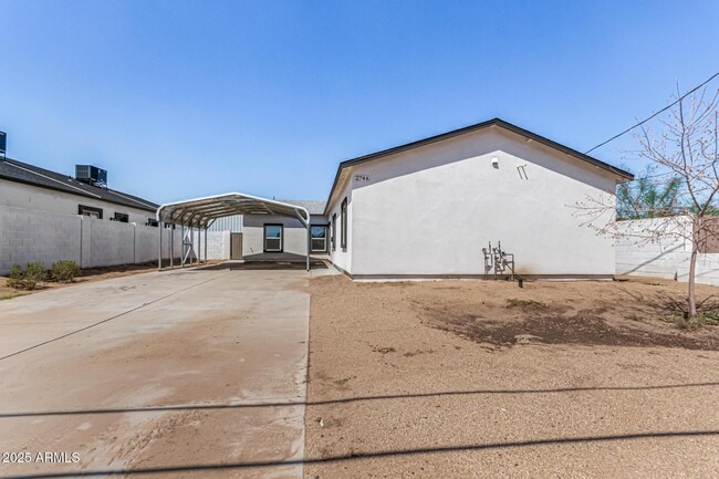 Building Photo - 2746 W Pima St