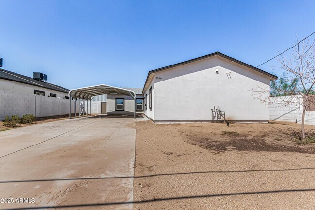 Foto del edificio - 2746 W Pima St