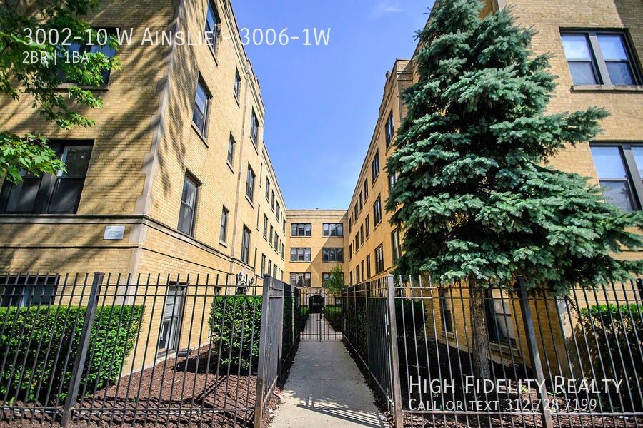 Primary Photo - 3002 W Ainslie St