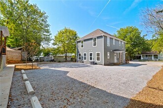 Building Photo - 588 N Willow Ave