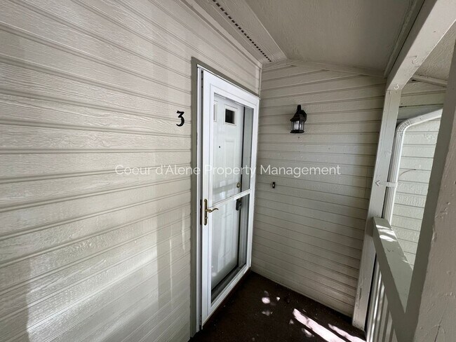 Building Photo - 2 bed, 2 bath condo