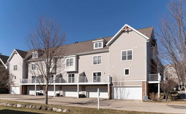 Foto del edificio - 719 Cricket Ln
