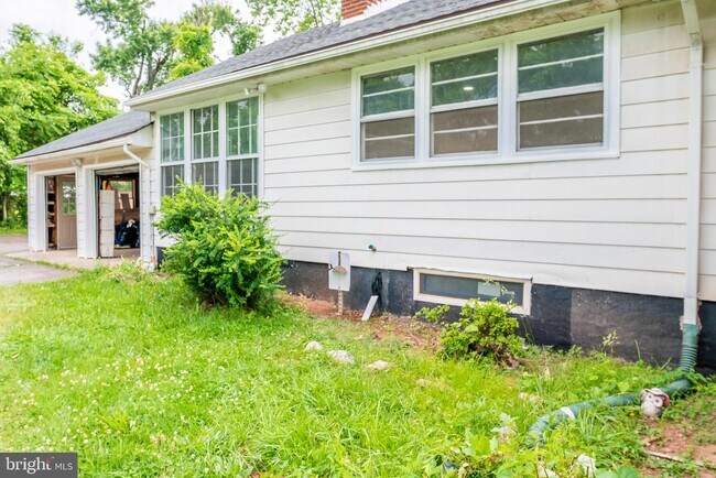 Building Photo - 24351 Arcola Mills Dr