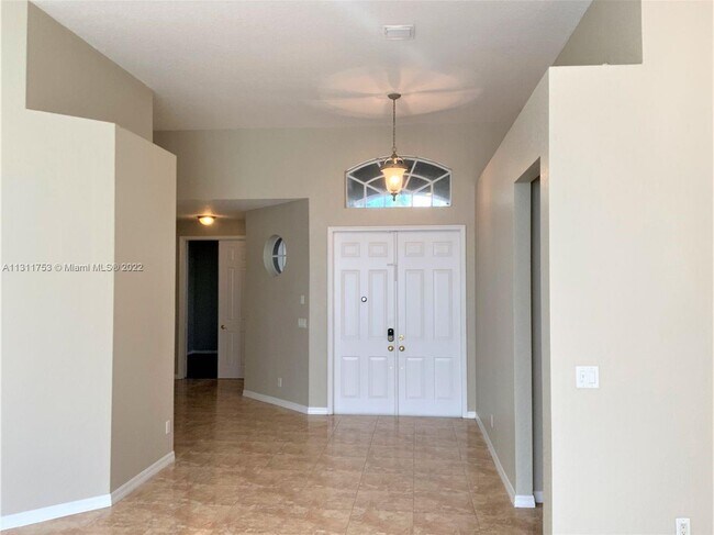 Building Photo - 8444 S Lake Forest Dr