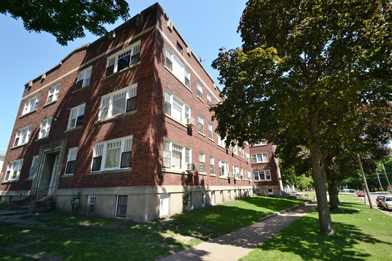 Primary Photo - Hillcrest Apartments