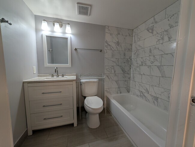 Foto del edificio - 3690 N 56th Ave