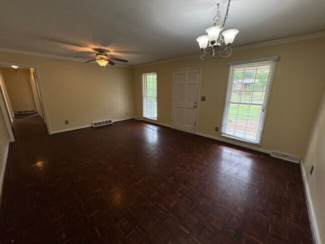Building Photo - 3/1.5 in Old West Rome $1,450