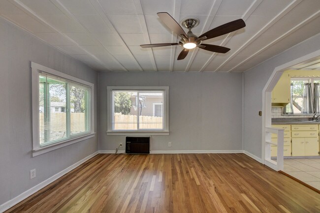 Foto del edificio - 219 S Penn Ave