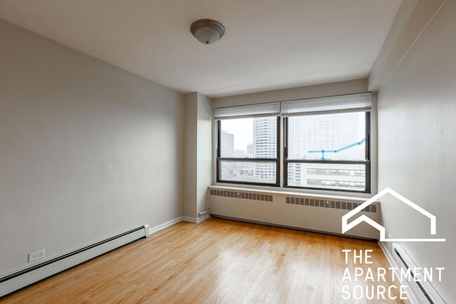 Foto del edificio - 4180 N Marine Dr