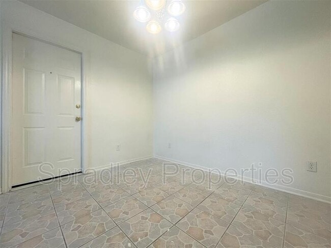 Building Photo - 4501 John David Dr
