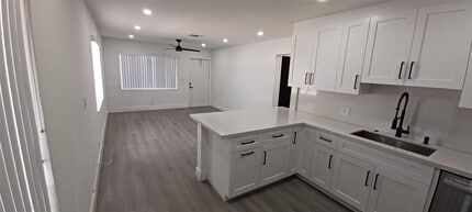 Building Photo - 630 N 58th Ave