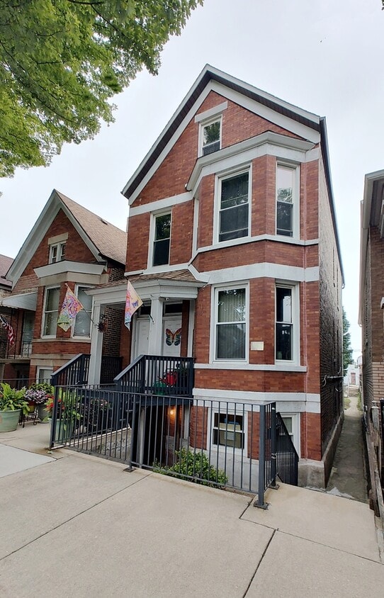 Foto principal - 3643 S Hermitage Ave