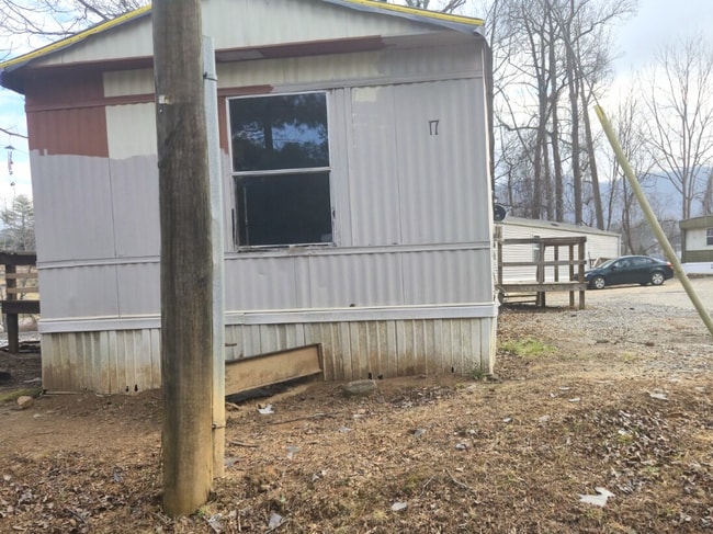 Building Photo - 1075 Sweeten Creek Rd