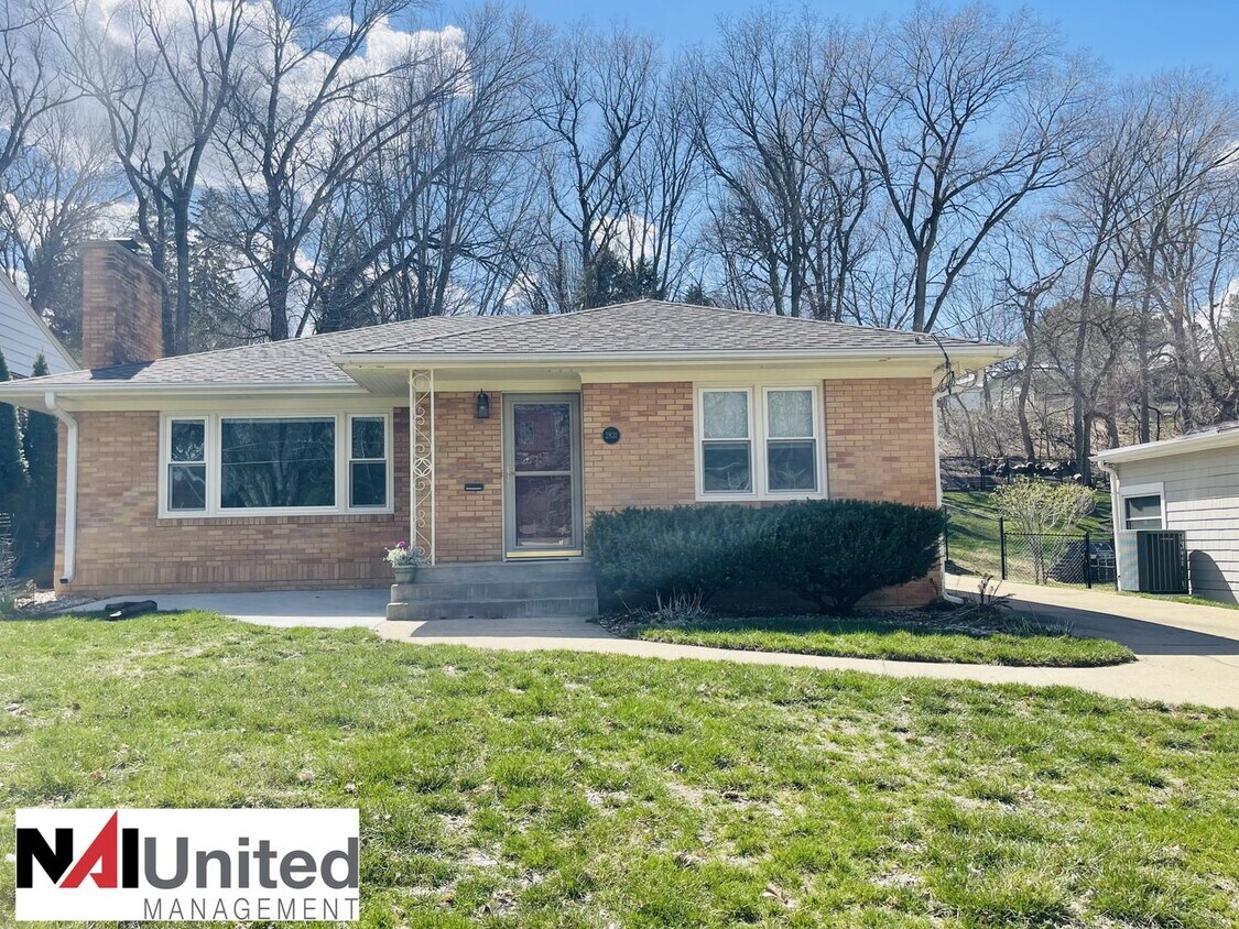 Foto principal - 3 bedroom, 2 bathroom near Grandview Park
