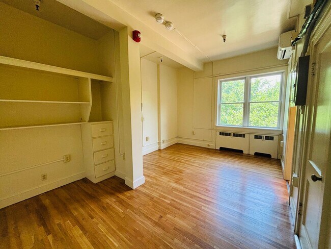 Foto del edificio - Efficiency/Studio, 1 Bath Apartment