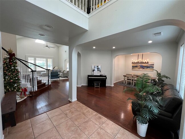 Building Photo - 1713 Mira Vista