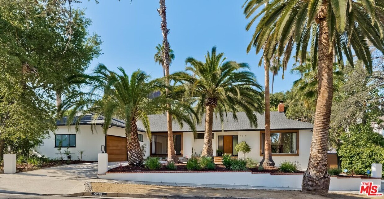 Foto principal - 5015 W 8th St