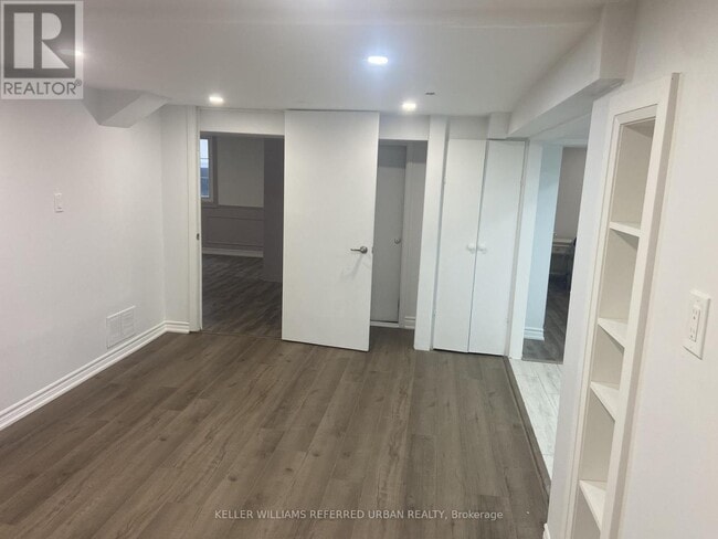 Photo du bâtiment - 200 Tavistock Rd