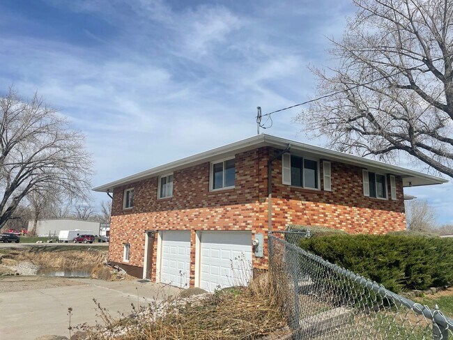 Building Photo - 1229 Thiel Rd