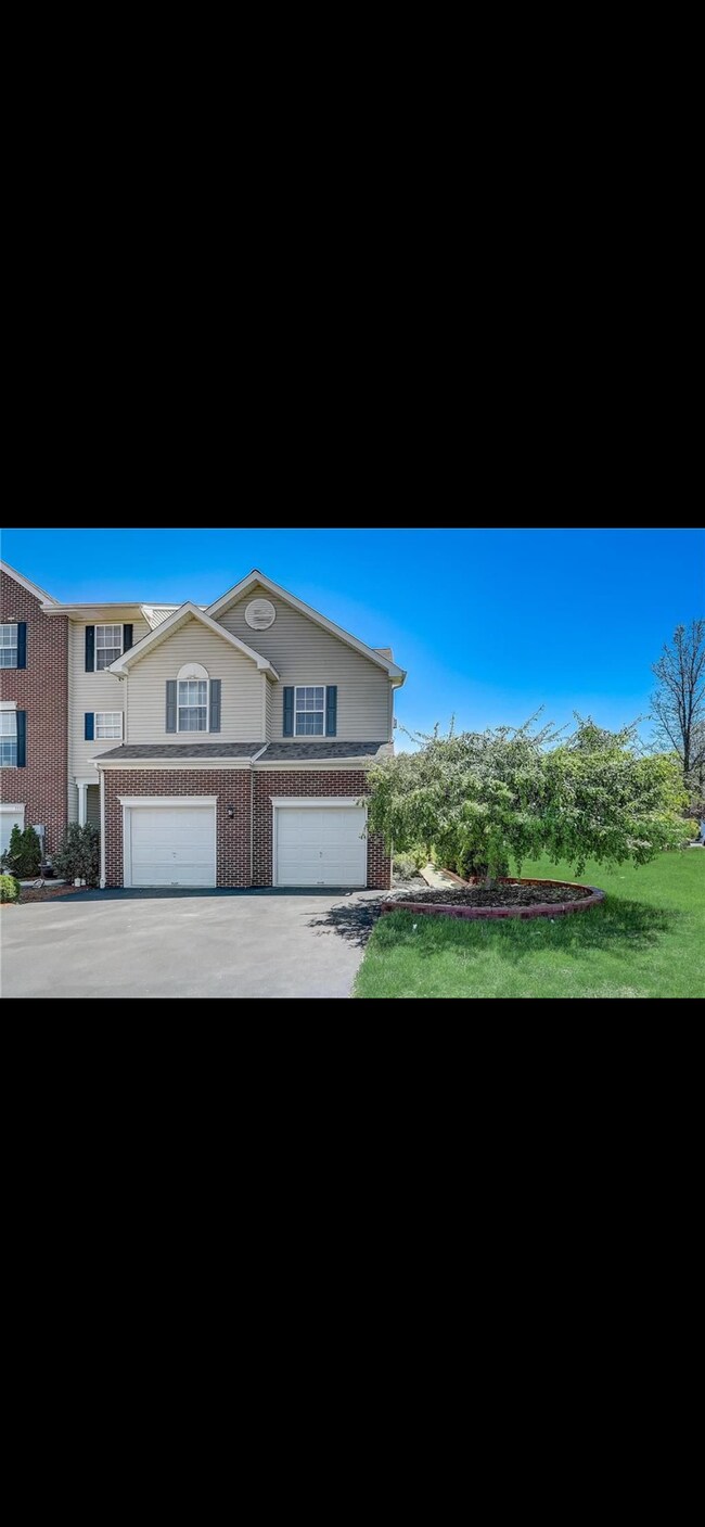 Building Photo - 5547 Spring Ridge Dr W