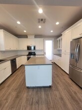 Building Photo - 1829 Kelly Pl