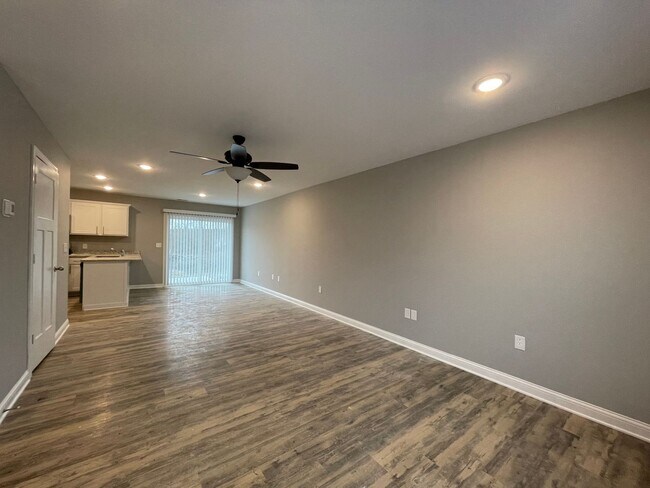 Foto del edificio - 115/113 Tucker Ln