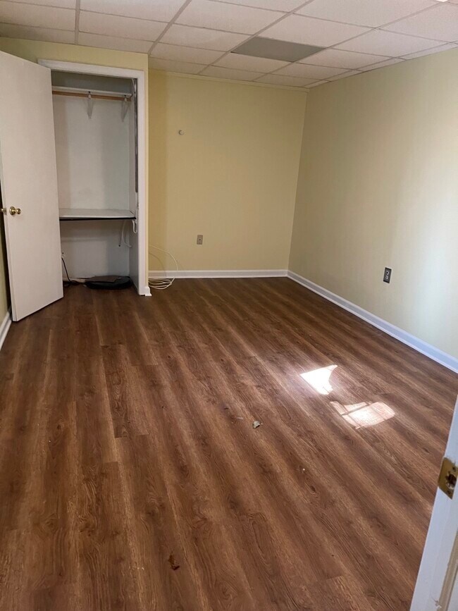 Building Photo - 10701 Lake Arbor Way