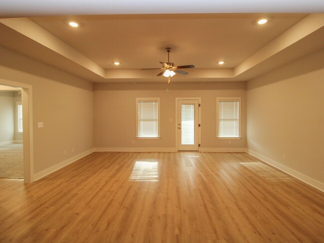 Foto del edificio - NEW Townhome in excellent location! MOVE I...