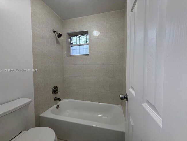Foto del edificio - 1745 NW 47th Terrace