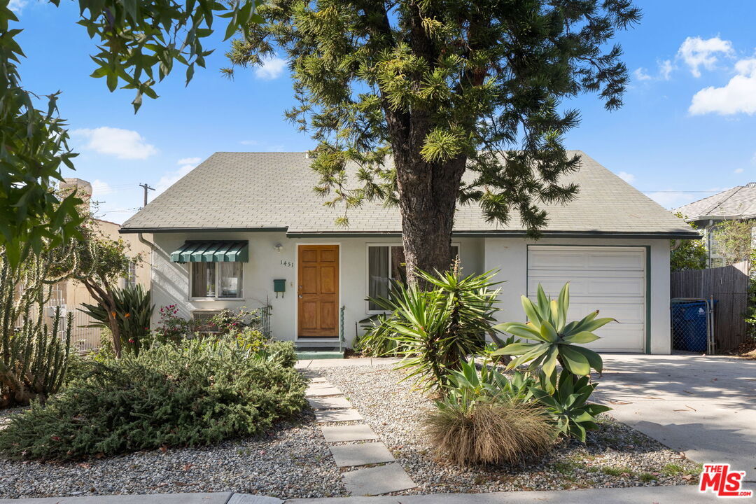 Primary Photo - 1451 Armadale Ave