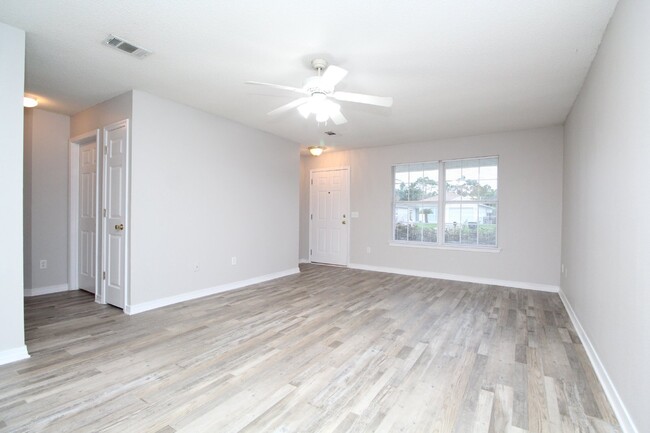 Foto del edificio - 3 Bedroom, 2 Bath Patio Home with Garage &...