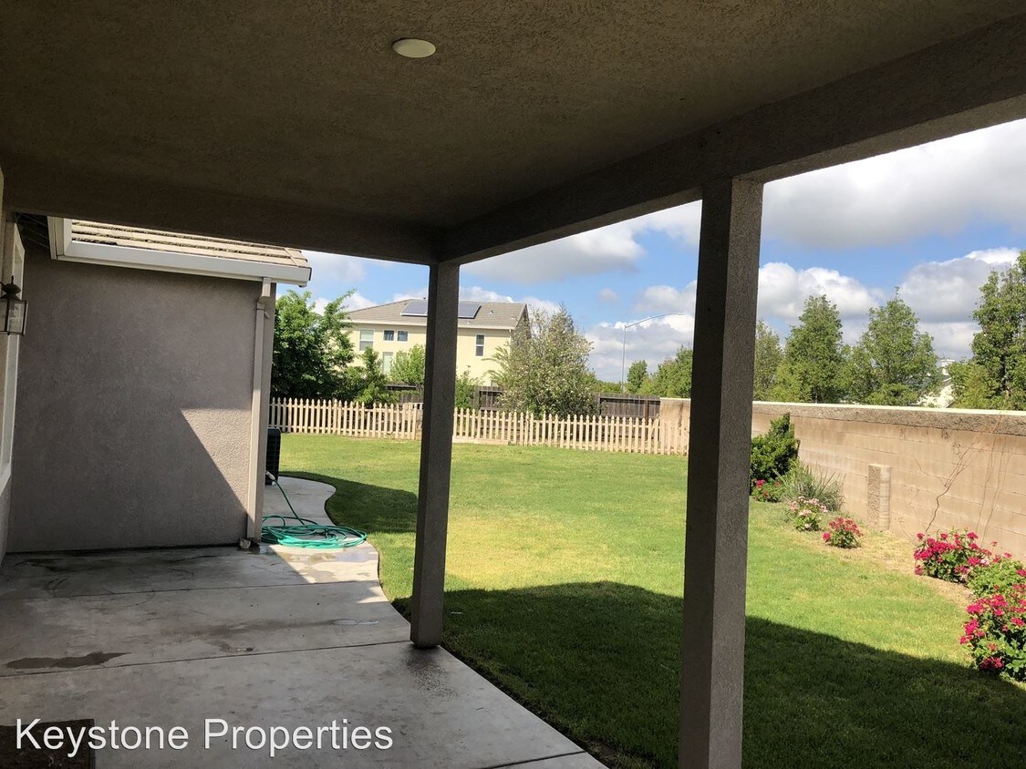 Building Photo - 4 br, 3 bath House - 5475 Cooper Ct.
