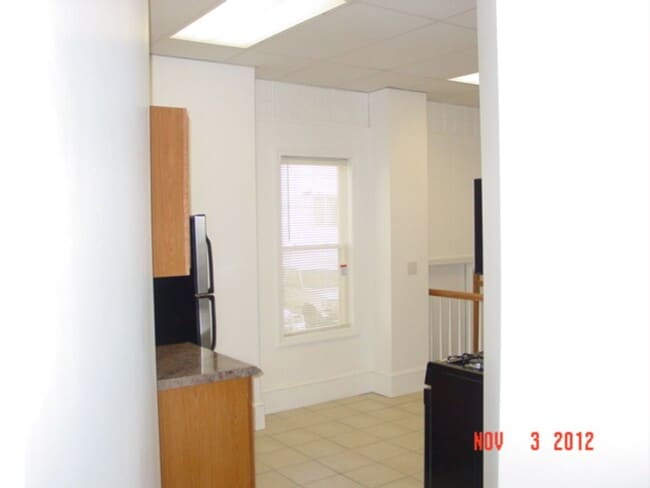 Building Photo - 545 Revere St