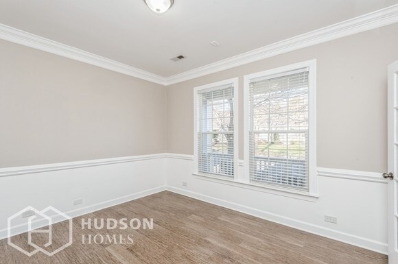 Foto del edificio - NOW AVAILABLE! - 8606 Westmoreland Lake Dr...