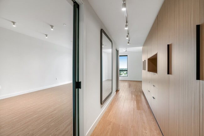 Building Photo - Venue Residences