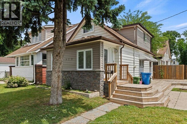 Photo du bâtiment - 972 Wellington Ave