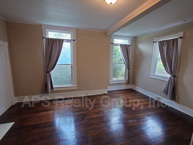Foto del edificio - 301 N Spring St