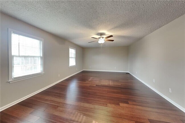 Foto del edificio - 629 Driftwood Dr